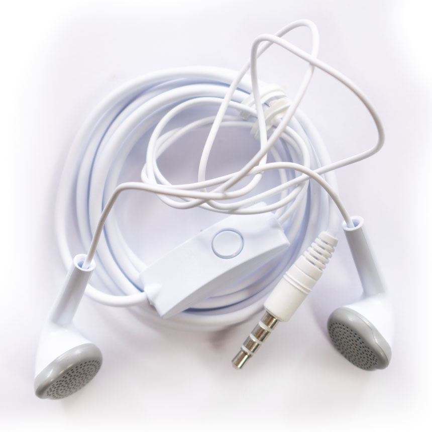 Audifonos y Microfono Interface 3.5mm Color blanco