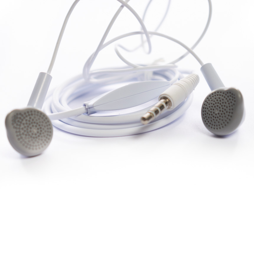 Audifonos y Microfono Interface 3.5mm Color blanco