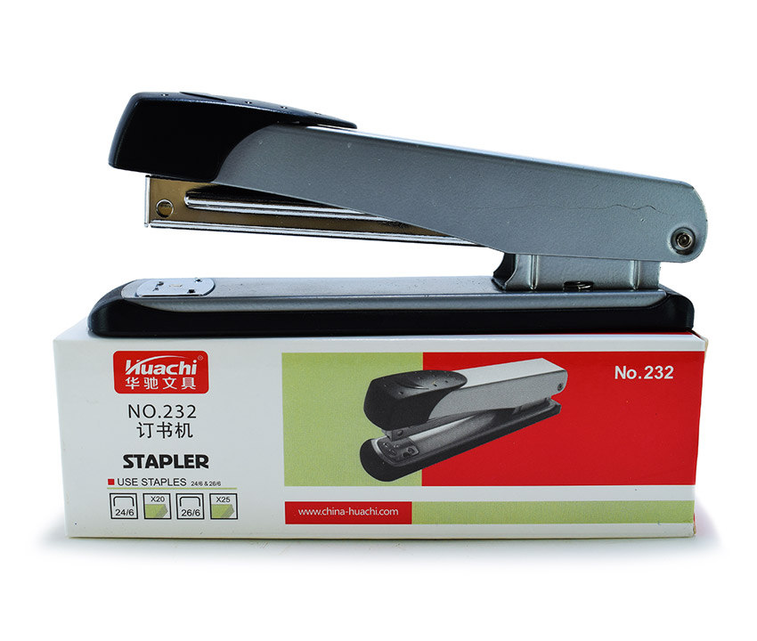 Engrampadora 232 grande 24/6 20-25 hojas